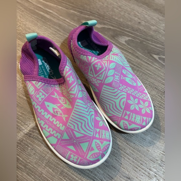 Toddler girl speedo swim shoes size9/10 - Picture 2 of 4